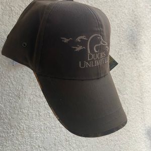 Ducks unlimited hat nwt Camo